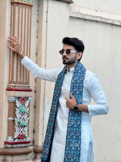WHITE LAKHNAVI PATTERN JACQUARD DESIGNER SHORT KURTA WITH NEVI BLUE BANDHANI DUPPTA