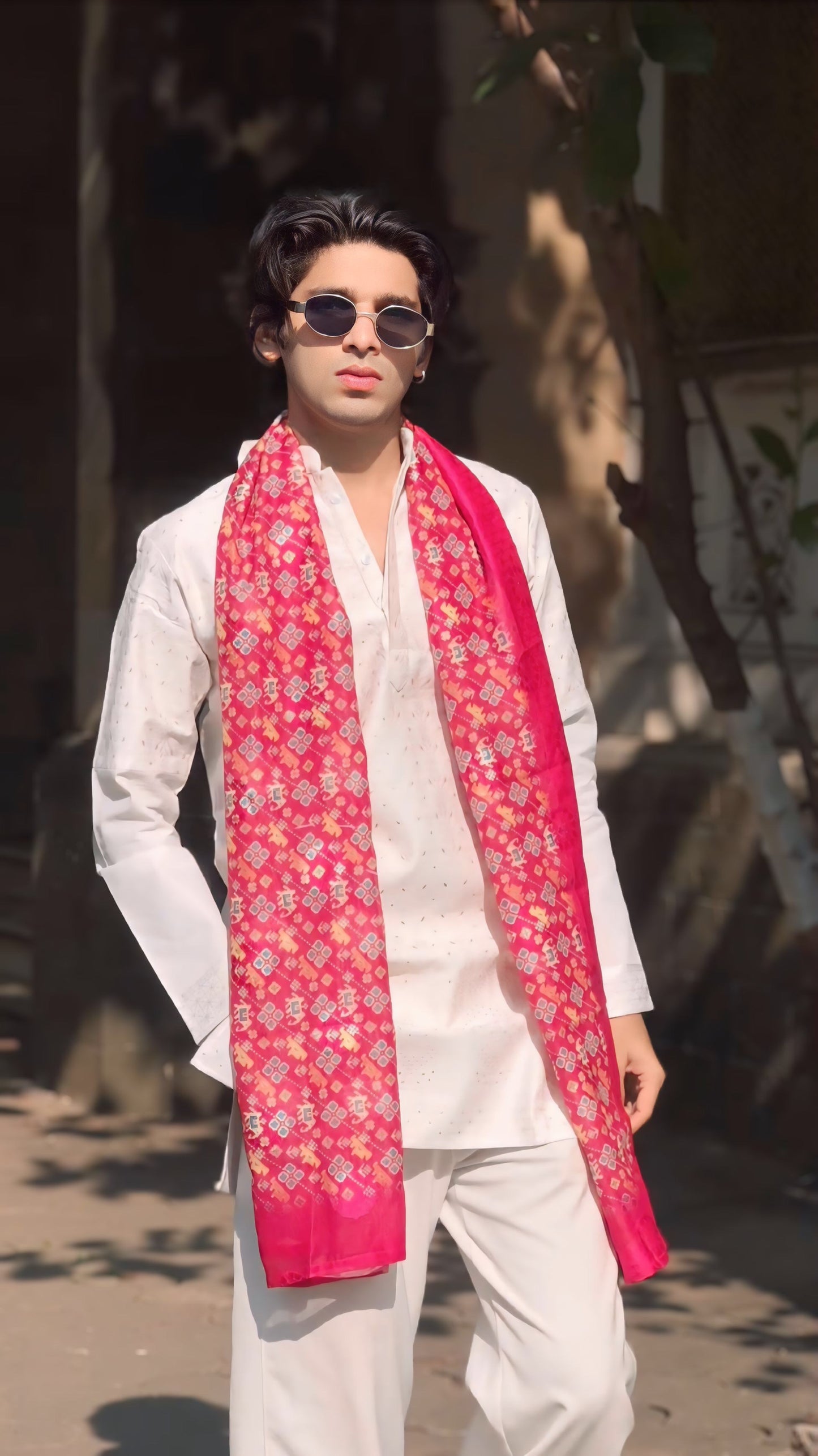 WHITE LAKHNAVI PATTERN JACQUARD DESIGNER SHORT KURTA WITH RED BANDHANI DUPPTA