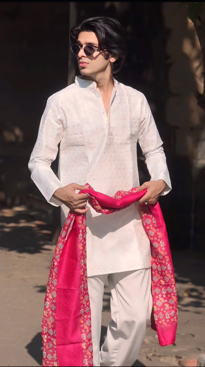 WHITE LAKHNAVI PATTERN JACQUARD DESIGNER SHORT KURTA WITH RED BANDHANI DUPPTA