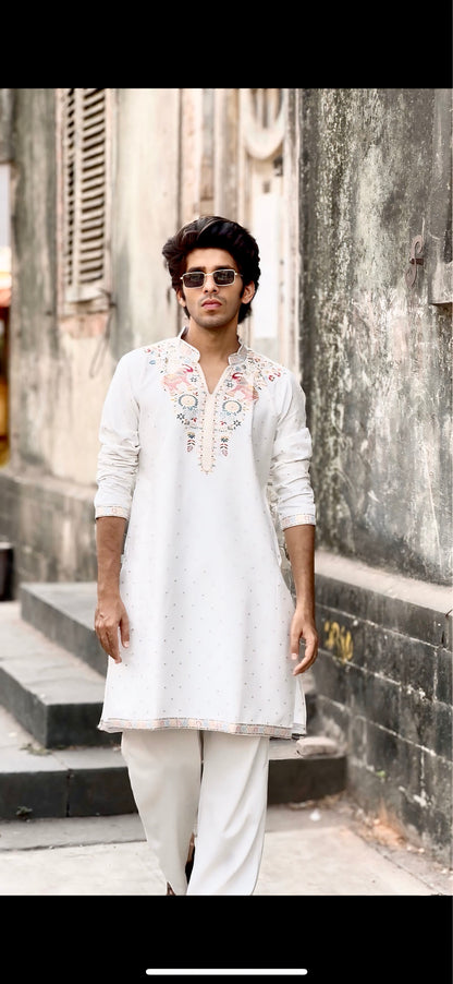 WHITE JACQUARD DESIGNER KURTA FOR MEN WITH ROYAL ELEPHANT HEAVY NECK PATTERN