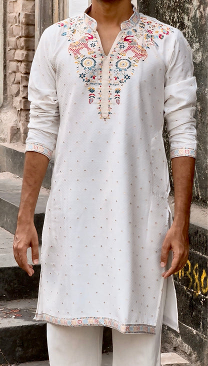 WHITE JACQUARD DESIGNER KURTA FOR MEN WITH ROYAL ELEPHANT HEAVY NECK PATTERN