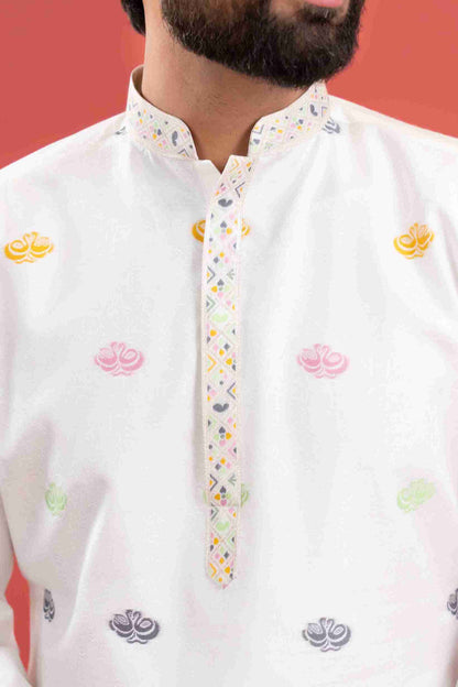 WHITE ANIMAL & FLOWER PATTERN JACQUARD DESIGNER KURTA