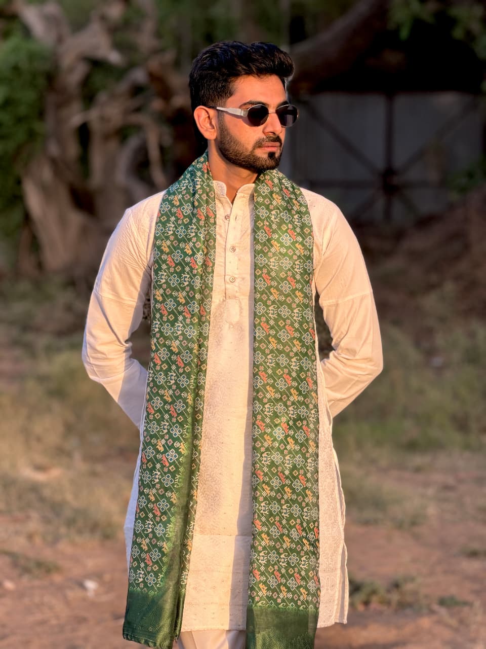 WHITE LAKHNAVI PATTERN JACQUARD DESIGNER SHORT KURTA WITH GREEN BANDHANI DUPPTA