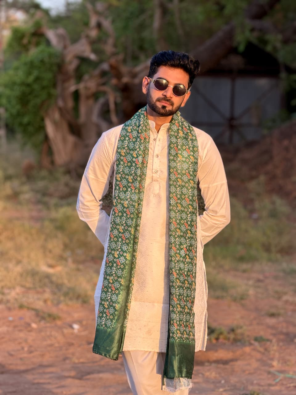 WHITE LAKHNAVI PATTERN JACQUARD DESIGNER SHORT KURTA WITH GREEN BANDHANI DUPPTA