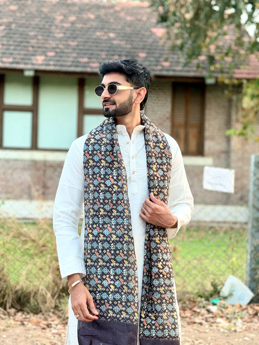 WHITE LAKHNAVI PATTERN JACQUARD DESIGNER SHORT KURTA WITH BLACK BANDHANI DUPPTA